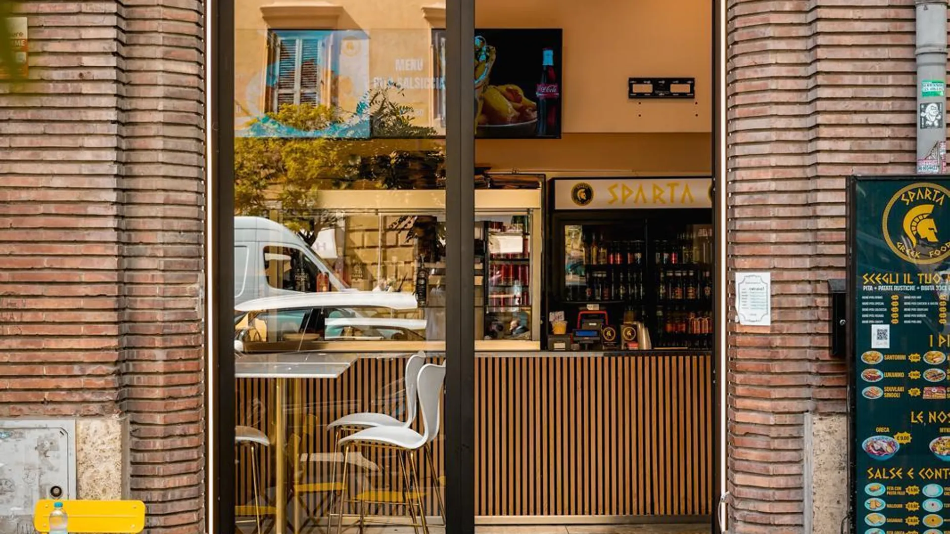 Ingresso del locale Sparta Greek Food — Zona Prati, Roma